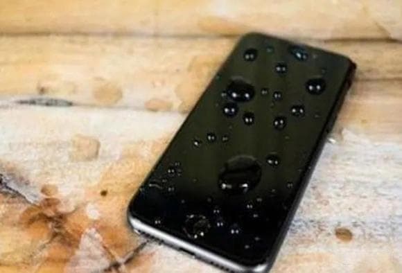 手机进水怎么办？手机进水屏幕失灵怎么办？