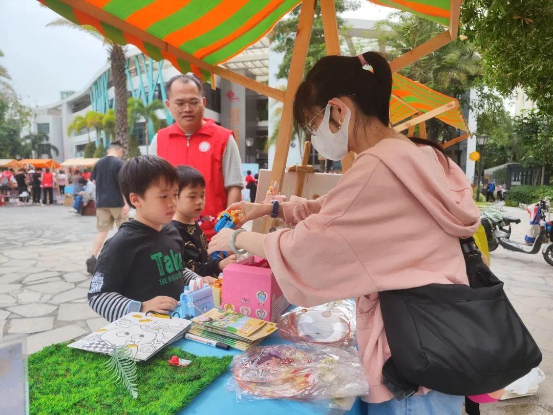 “路边摊”撑起城市烟火气？深圳的街市消费有多活跃？