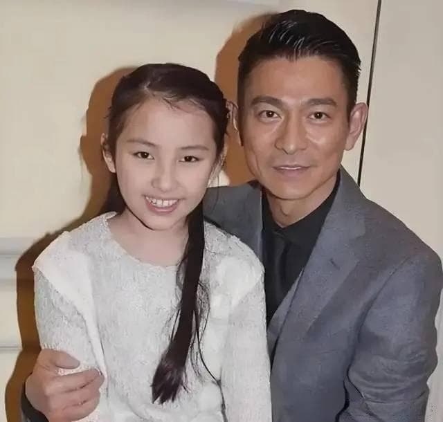 昔日红极一时的10位香港艺人，如今境遇不同，有人幸福有人凄凉
