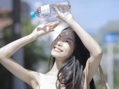 旅行拍照必学：4大要点+20个实用姿势详解