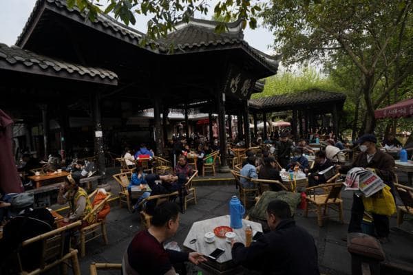 成都茶馆，“泡”出鲜活市井春秋与文化记忆