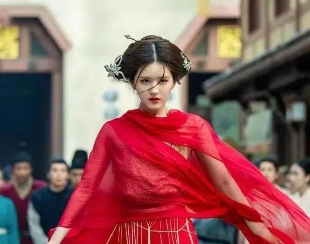 赵露思的"芊芊"之路：从编剧到公主的逆袭