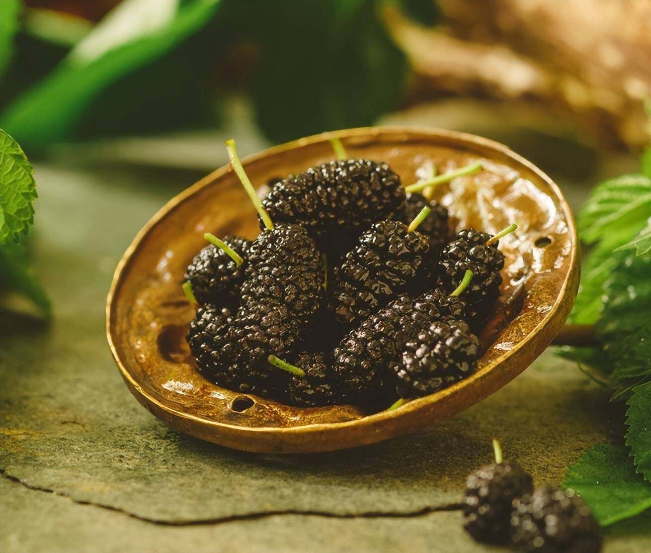 吃桑葚：对身体有不可小觑的好处