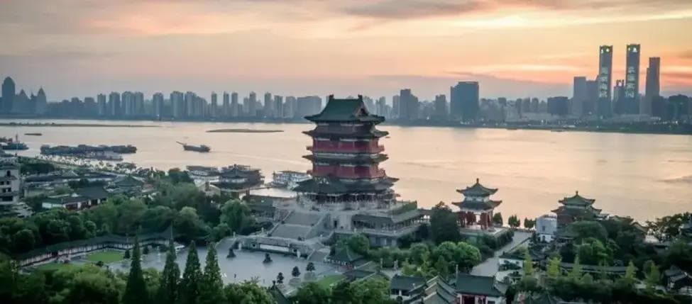 再读《滕王阁序》：关山难越，谁悲失路之人