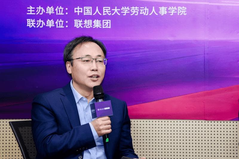 人形机器人“进厂打工”加速，产业工人迎来“紫领化”转型潮