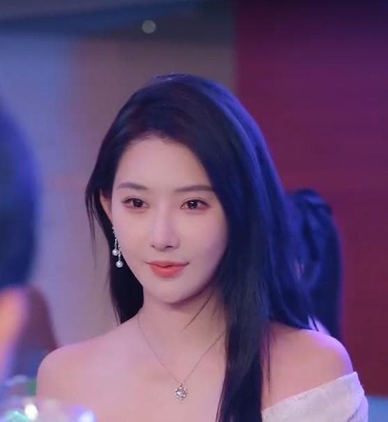 《迟来的欢喜》：在时光的流转中寻找爱