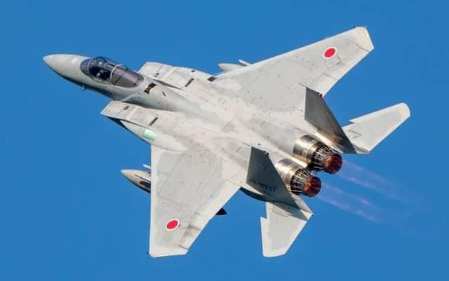 日本航空自卫队F15J战机延寿至2060年，为何陷入"赶鸭子上架"的困境？