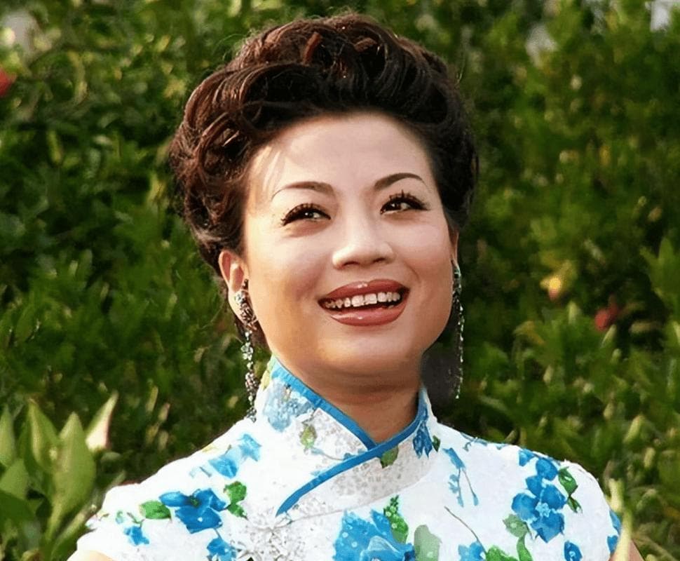 56岁歌唱家张也：没有结婚却有固定伴侣，婚姻不是女人的全部