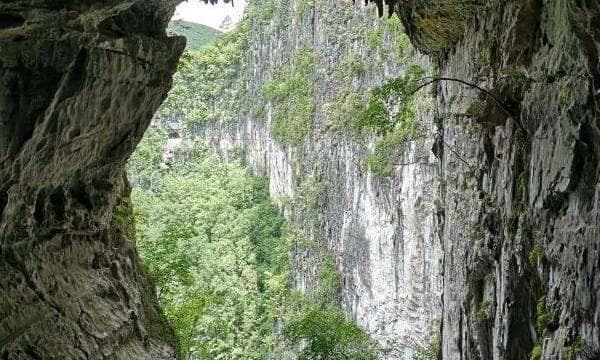 乐业大石围天坑群：三大天坑景区夏季最佳观赏