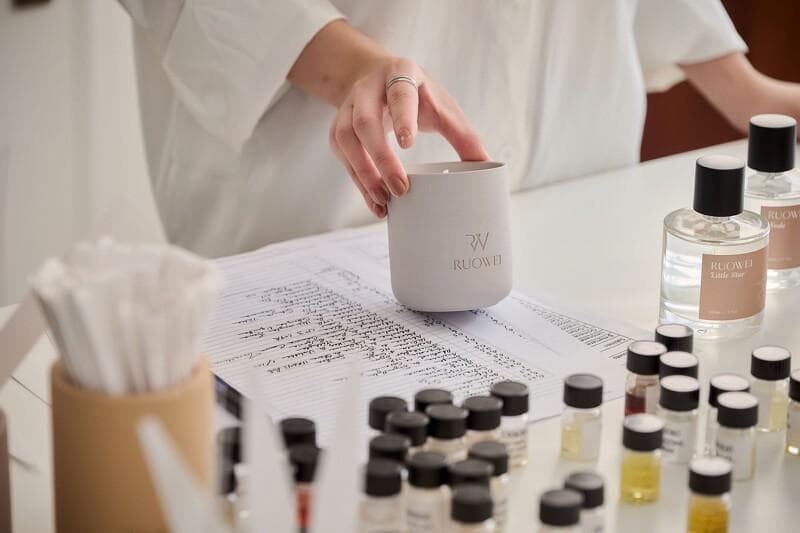 揭秘调香师：一个结合化学与艺术的神秘职业