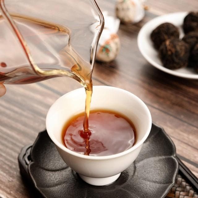 普洱茶界的冰火二重奏：生茶与熟茶的味觉探秘