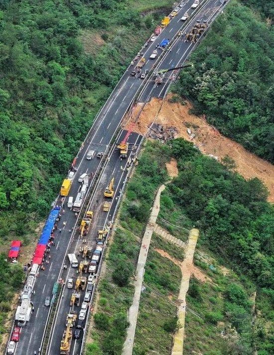广东梅大高速事故路段建成不到十年，运营方“大潮高速”涉多起合同纠纷案