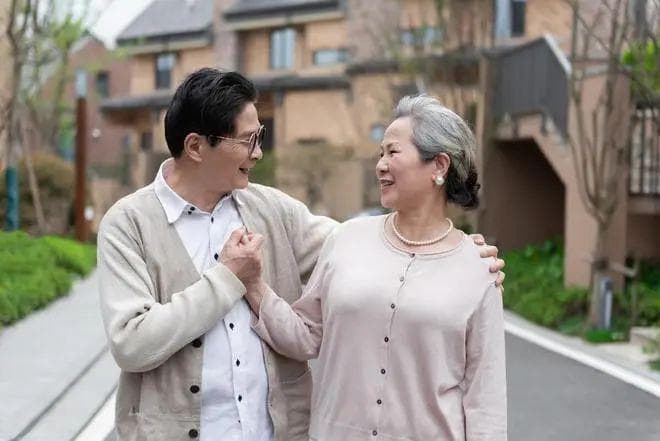 中国首批“丁克”已开始退休，没有孩子的后半生，生活状况很现实