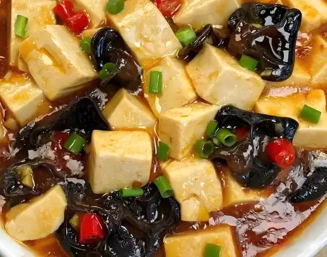豆腐的美食做法有哪些呢？豆腐美食！每一口都是满满的幸福感
