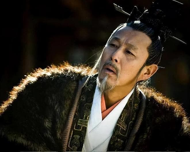 汉朝第一功臣，被刘邦贬低为狗，400年后，其后代愤然篡夺了汉朝