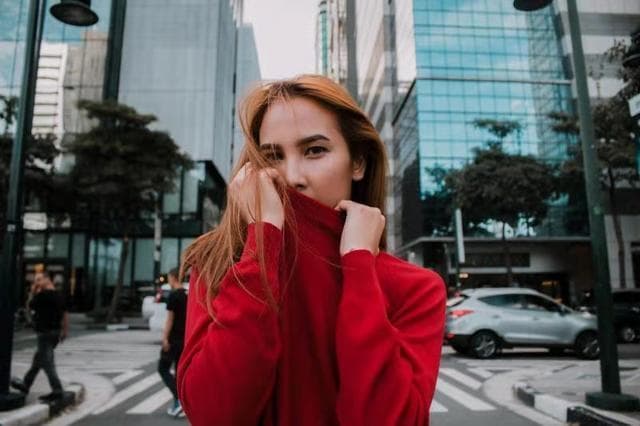 女人对你是否付出真心，“拥抱”时，她的反应，就是最真实的答案