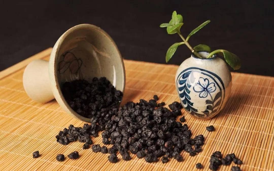 五味子：一药两用的中药小能手，益气滋阴功效显著