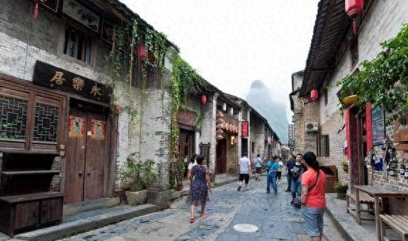探秘广西秘境：山水古镇与民族风情的绝美之旅