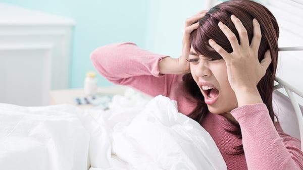 产后焦虑症的症状、成因及应对方法