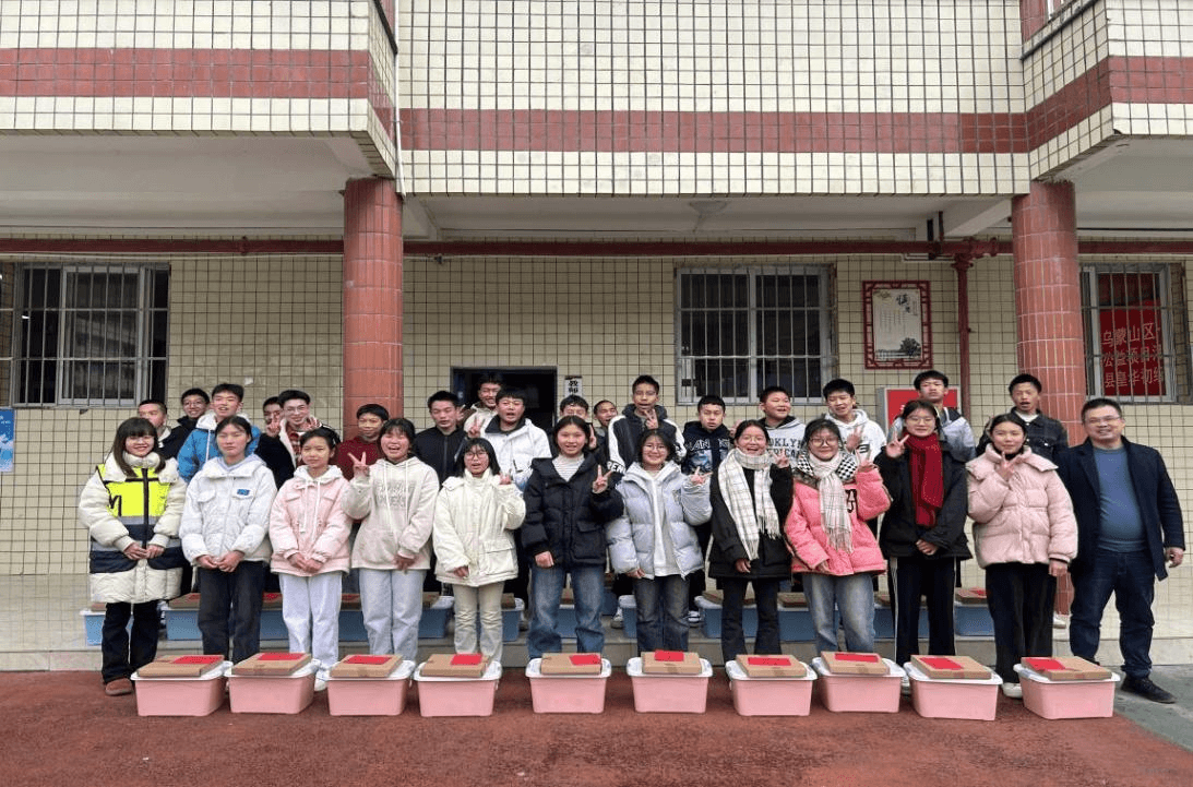 乌蒙山区一帮一助学项目：点亮山区困境学生的希望之光
