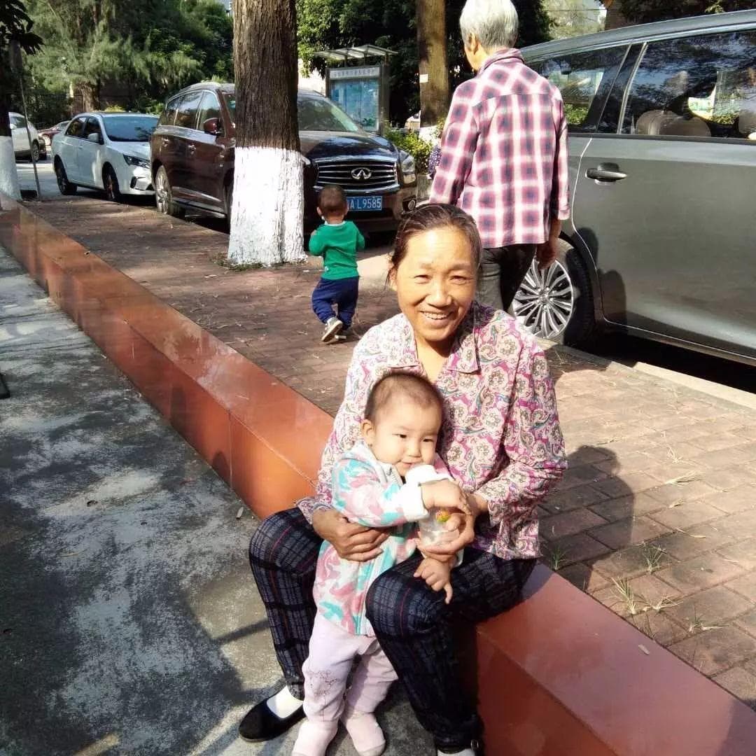 "影子母亲"：保姆与雇主妈妈之间的权力博弈