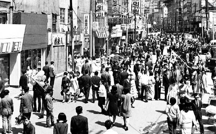 韩国有条忠武路：电影100年的群像光谱