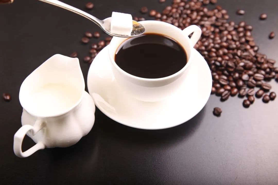 研究发现：每天2杯咖啡或4杯茶，就能有效保护眼睛和大脑