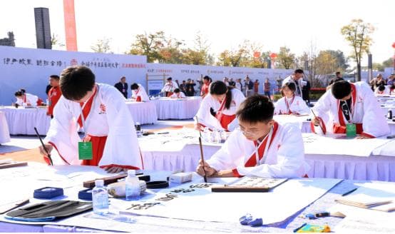 第四届《全球华人少年书法大会》启动，书法传承正当时！