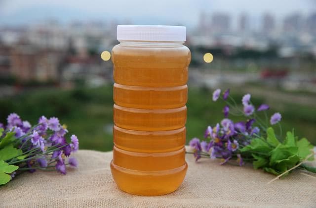 小孩为什么不能吃蜂蜜？食用蜂蜜可能带来的影响及安全食用指南