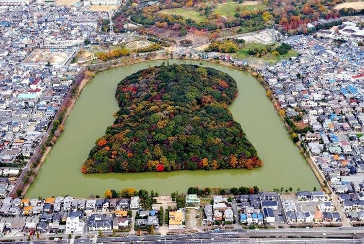 百舌鸟・古市古坟群：日本古代文明的见证