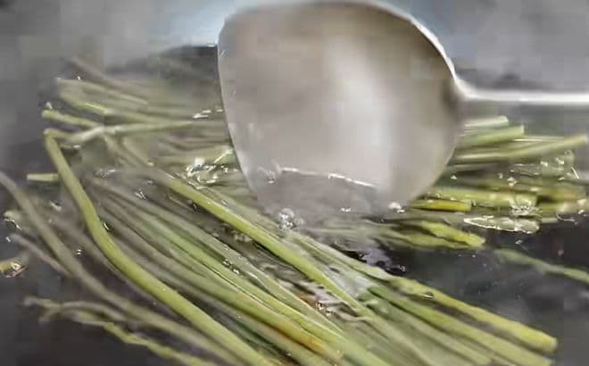 这 6 种蔬菜不焯水就吃，“毒”从口入，别再无知犯错！