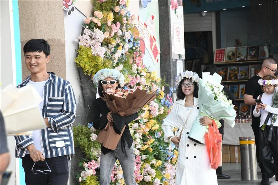 享受花团锦簇的冬天，人民日报点赞云南昆明花旅融合