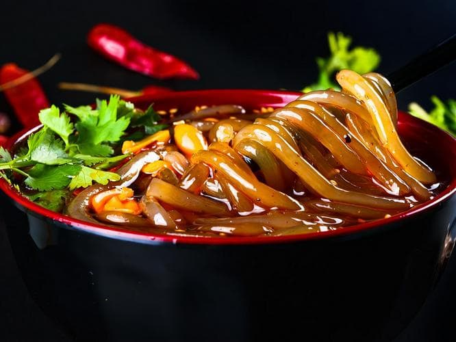 重庆酸辣粉：味蕾的激情碰撞