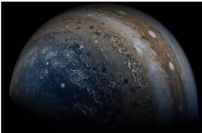 木星有那么多的氢气，是否可以将其点燃，产生水来孕育生命？