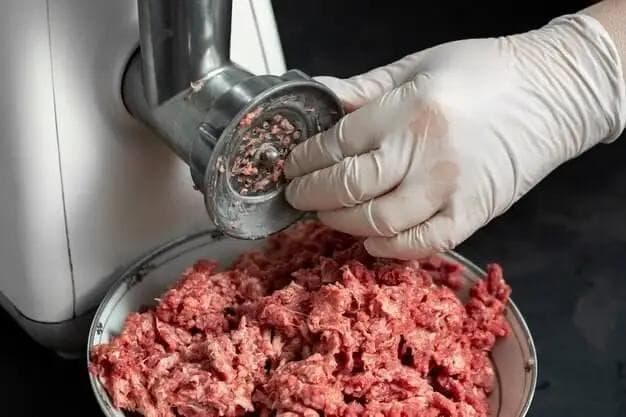 正确清洁绞肉机的 8 个简单步骤