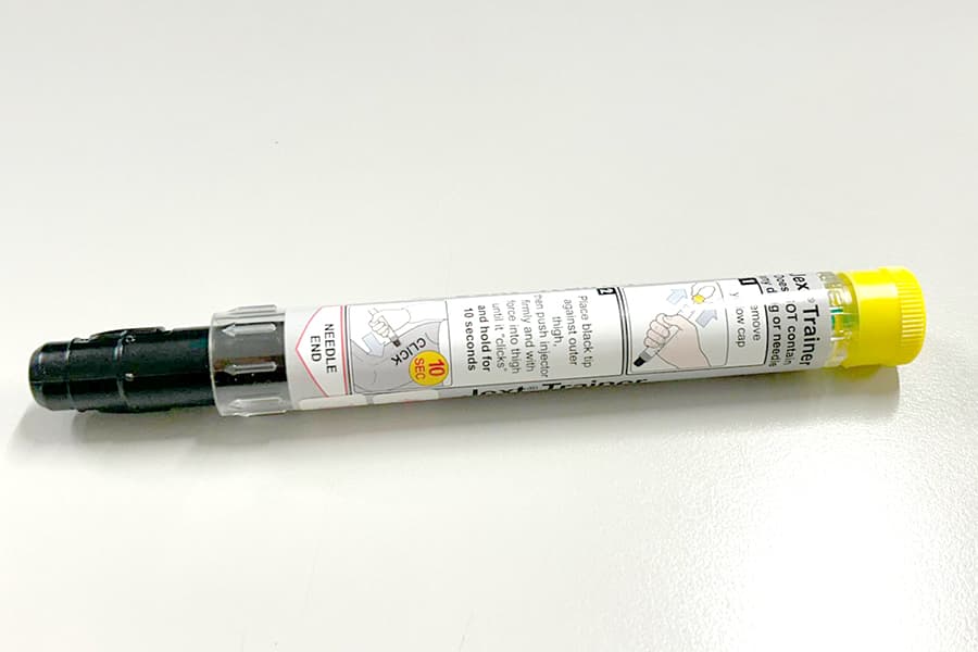 拆解蜂蜇过敏：症状、处理方法与预防措施