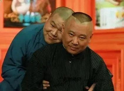 郭德纲：相声界的中流砥柱与时代符号