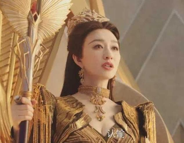 李小冉演绎“疯批美人”比比东，精湛演技再创反派经典