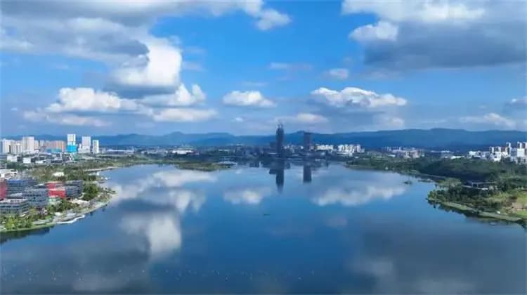 四川天府新区为成都发展拉开双心引领的空间框架