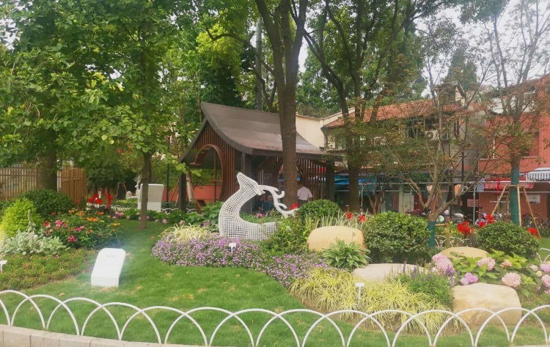 回忆童趣、探索自然...来虹口区百草园内看看？丨街心花园
