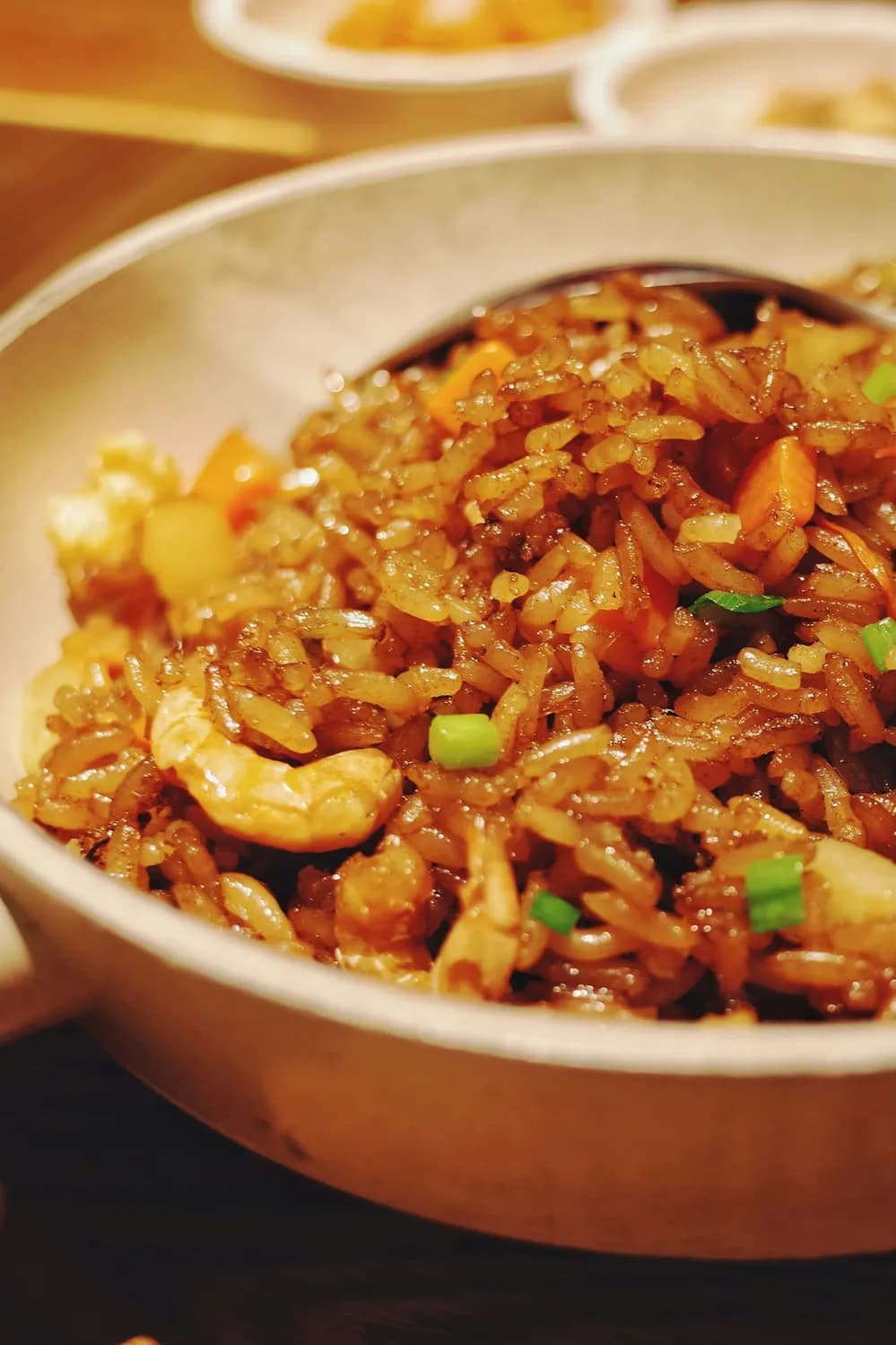 掌握火候与调味，大厨教你炒出完美酱油炒饭