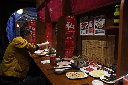 年轻人恋上“独食”