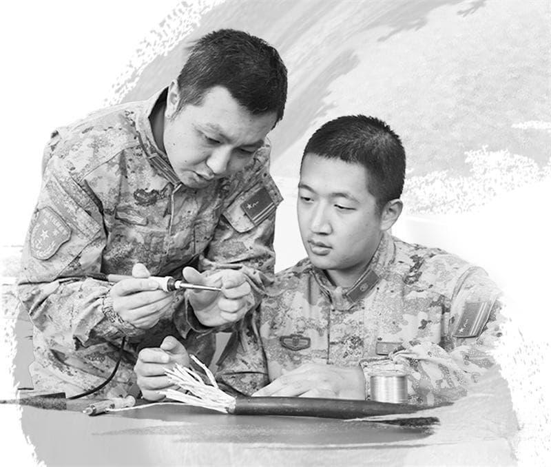 融进大海，我是浪花一朵——军队文职人员立足岗位践行雷锋精神掠影