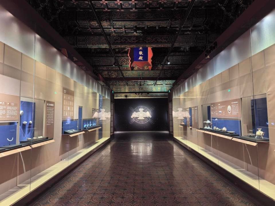 现场｜一眼五千年：故宫展凌家滩文化玉器