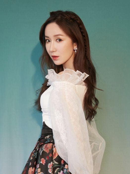 从“胡一菲”到汉服推广大使：娄艺潇的转型之路