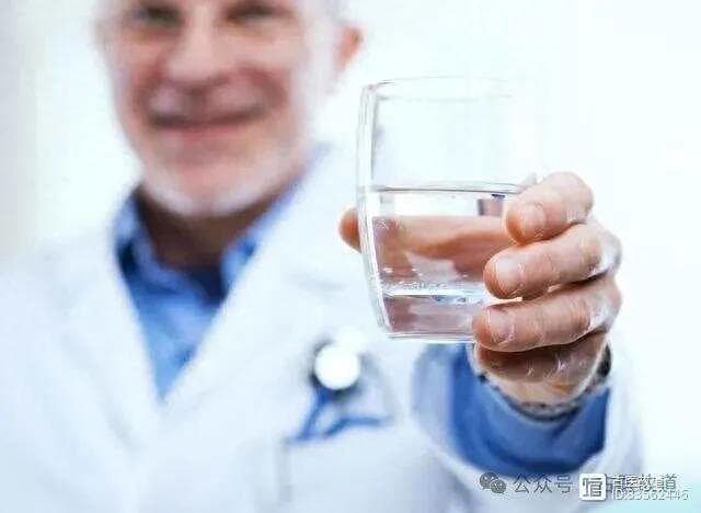 科学饮水：听从身体信号，不是每天8杯水