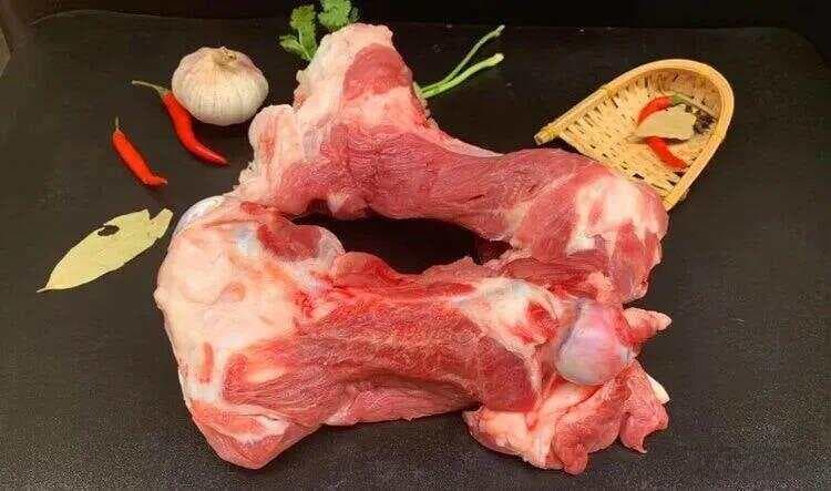 【原】买猪骨头，专挑这2个部位，便宜又营养，肉贩子：一看就是懂行人