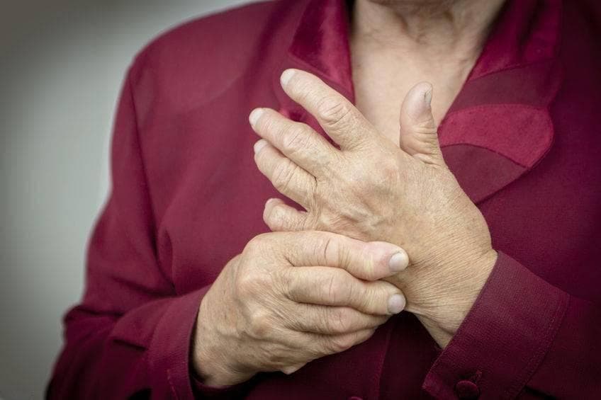 手指变形、疼痛、肿大是怎么回事？医生：或与这些疾病有关！