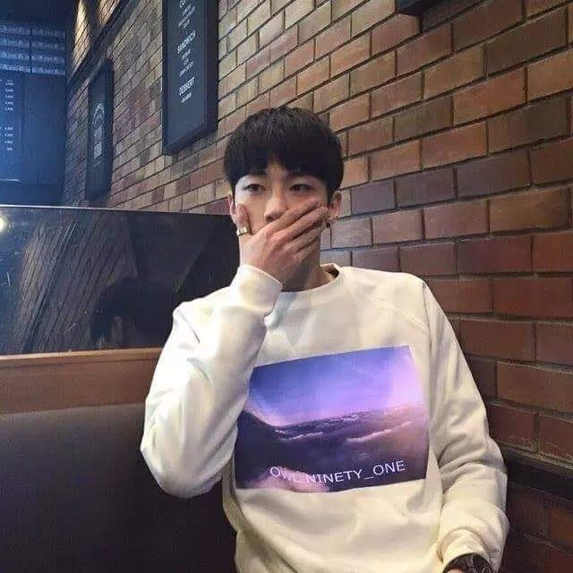 绿植上绿色的小虫是什么虫