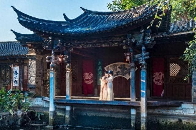 建水古城探秘：穿越六百年时光，品味历史韵味